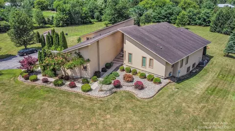 140 Ginger Ln, Saline, MI 48176 photo 1