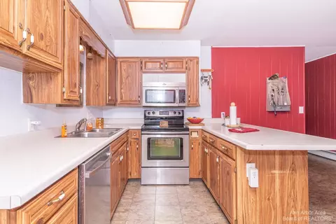 5066 Laing Dr, Tecumseh, MI 49286 photo 11