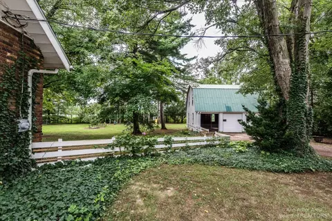 8900 Bunton Rd, Willis, MI 48191 photo 37