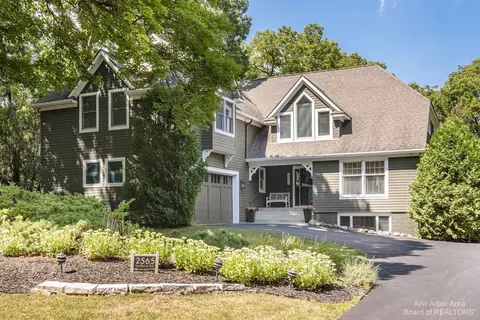 2565 Bedford Rd, Ann Arbor, MI 48104 photo 1