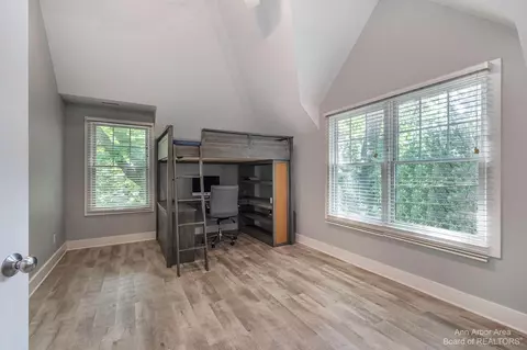 2565 Bedford Rd, Ann Arbor, MI 48104 photo 40