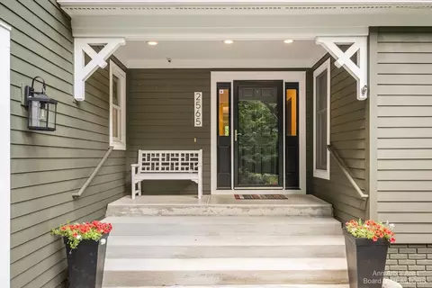 2565 Bedford Rd, Ann Arbor, MI 48104 photo 6