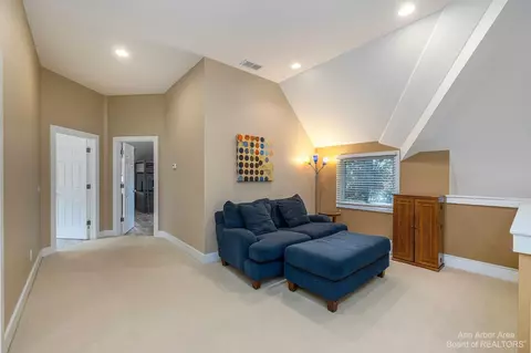 2565 Bedford Rd, Ann Arbor, MI 48104 photo 36