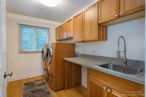 2565 Bedford Rd, Ann Arbor, MI 48104 photo 32