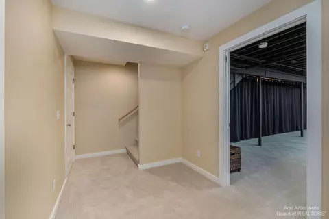 2565 Bedford Rd, Ann Arbor, MI 48104 photo 50