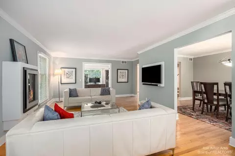 2565 Bedford Rd, Ann Arbor, MI 48104 photo 14