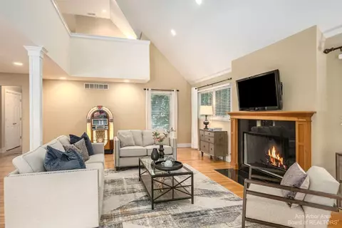 2565 Bedford Rd, Ann Arbor, MI 48104 photo 29