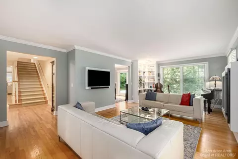 2565 Bedford Rd, Ann Arbor, MI 48104 photo 11
