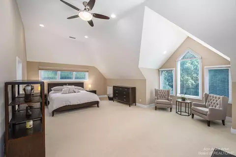 2565 Bedford Rd, Ann Arbor, MI 48104 photo 45