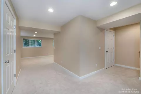 2565 Bedford Rd, Ann Arbor, MI 48104 photo 53