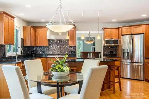 2565 Bedford Rd, Ann Arbor, MI 48104 photo 20