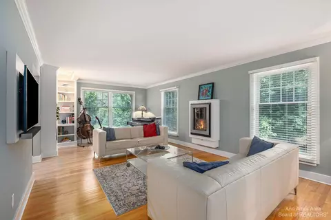 2565 Bedford Rd, Ann Arbor, MI 48104 photo 10