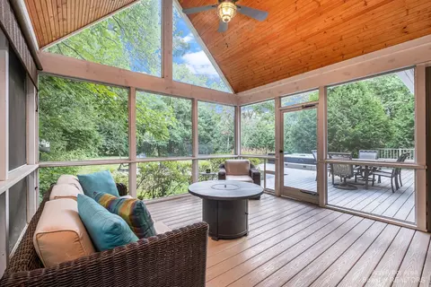 2565 Bedford Rd, Ann Arbor, MI 48104 photo 27