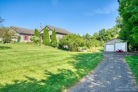 1779 Treelane Dr, Gregory, MI 48137 photo 3