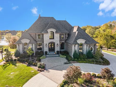 22 N Arch Bay Dr, Ann Arbor, MI 48108