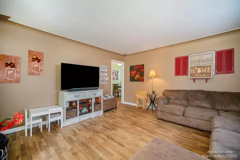 3216 Luetta Ave, Jackson, MI 49201 photo 5