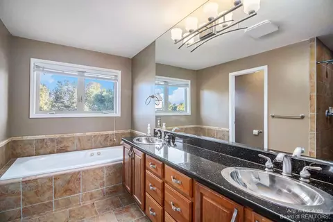 607 Adelaide Ct, Saline, MI 48176 photo 18