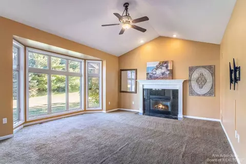 607 Adelaide Ct, Saline, MI 48176 photo 11