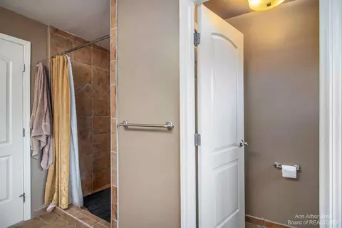 607 Adelaide Ct, Saline, MI 48176 photo 19