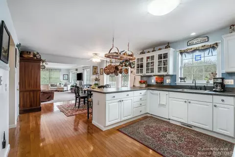 10381 Bunton, Willis, MI 48191 photo 4