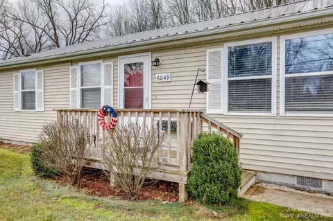 6049 Arbor Ln, Jackson, MI 49201 photo 4