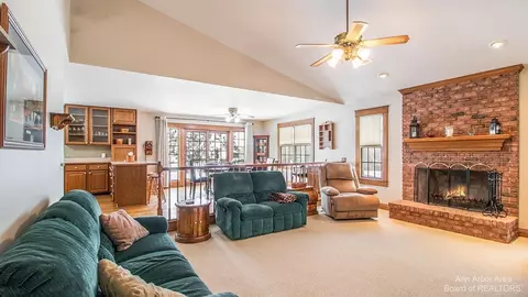 7821 Weber Rd, Saline, MI 48176 photo 4