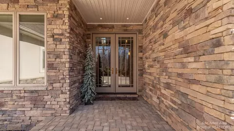 6019 Rives Jct, Jackson, MI 49201 photo 2