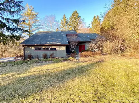 3702 E Pineview Dr, Dexter, MI 48130 photo 1