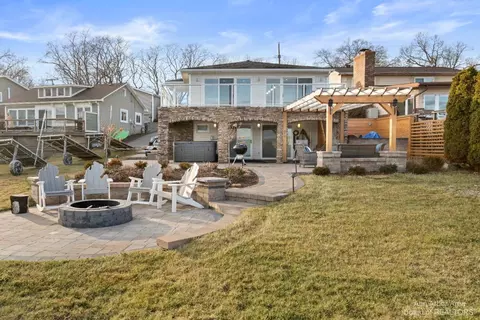 8341 Hillpoint Dr, Brighton, MI 48116 photo 47