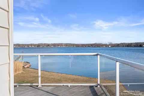 8341 Hillpoint Dr, Brighton, MI 48116 photo 41
