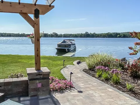 8341 Hillpoint Dr, Brighton, MI 48116 photo 65