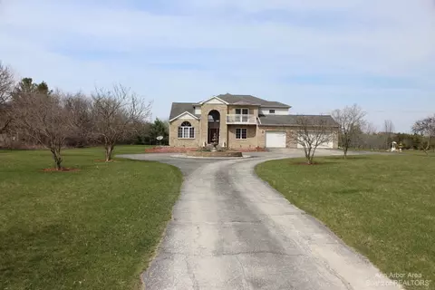 7126 Waters Rd, Ann Arbor, MI 48103