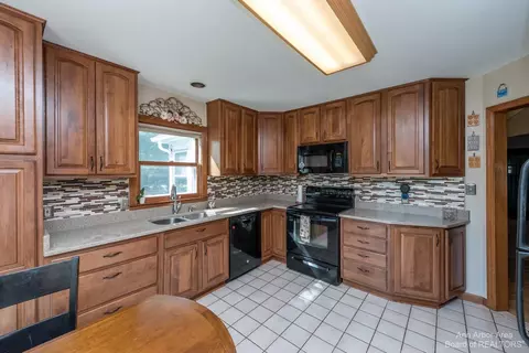 8035 Forest St, Dexter, MI 48130 photo 5