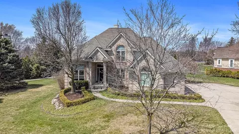 812 Dornoch Dr, Ann Arbor, MI 48103