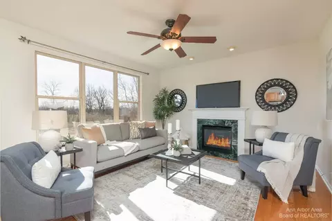 5325 Falling Leaf Dr, Ann Arbor, MI 48108 photo 2