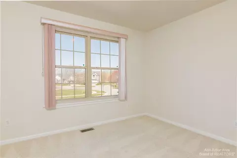 5325 Falling Leaf Dr, Ann Arbor, MI 48108 photo 25