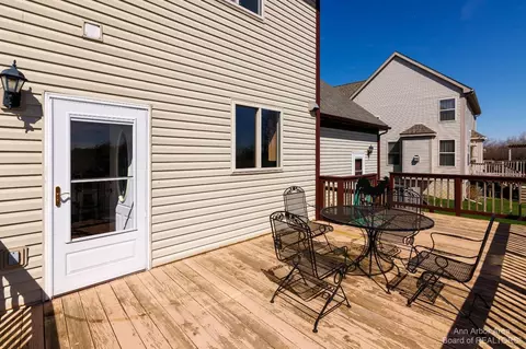 5325 Falling Leaf Dr, Ann Arbor, MI 48108 photo 10