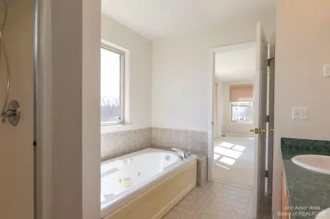 5325 Falling Leaf Dr, Ann Arbor, MI 48108 photo 30
