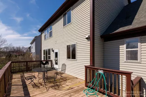 5325 Falling Leaf Dr, Ann Arbor, MI 48108 photo 11