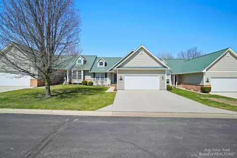 320 Wildwood Dr, Manchester, MI 48158