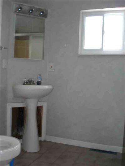404 E Caroline St, Other, MI 48430 photo 8