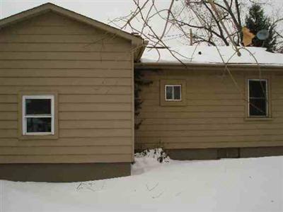 404 E Caroline St, Other, MI 48430 photo 9