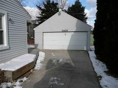 2409 Tuscola Ave, Other, MI 48503 photo 3