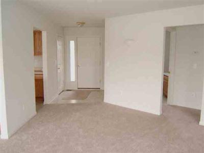472 Windy Bluff Dr, Other, MI 48433 photo 2