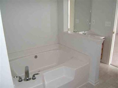 472 Windy Bluff Dr, Other, MI 48433 photo 8