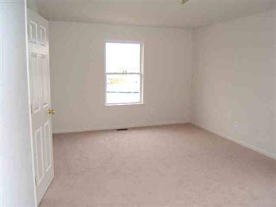 472 Windy Bluff Dr, Other, MI 48433 photo 7