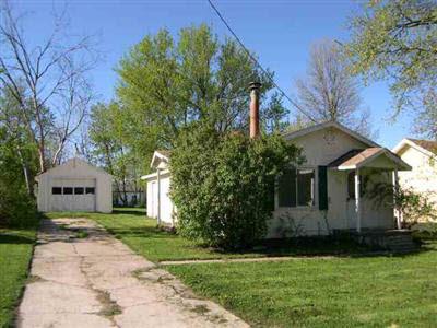 1048 Pine St, Other, MI 48458 photo 1