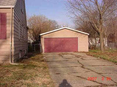 3817 Trumbull Ave, Other, MI 48504 photo 2