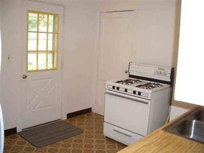 552 Dell Ave, Other, MI 48507 photo 4
