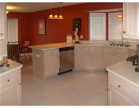 49084 Shenandoah Dr, Macomb, MI 48044 photo 4